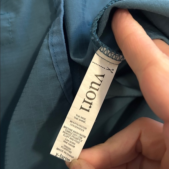 Vuori Stonesteps Windbreaker Jacket in Tide - Picture 9 of 9